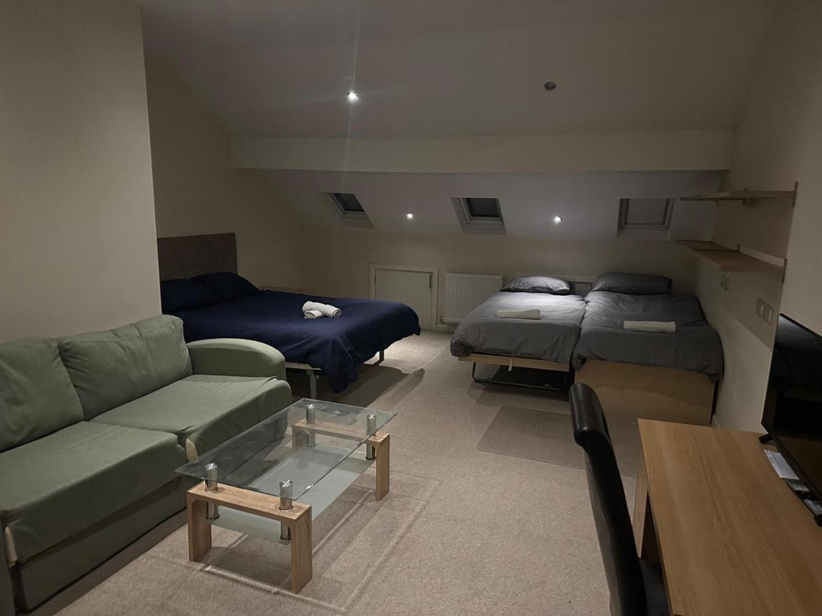 Seaford Guest House Xxx Stoke-on-Trent ภายนอก รูปภาพ