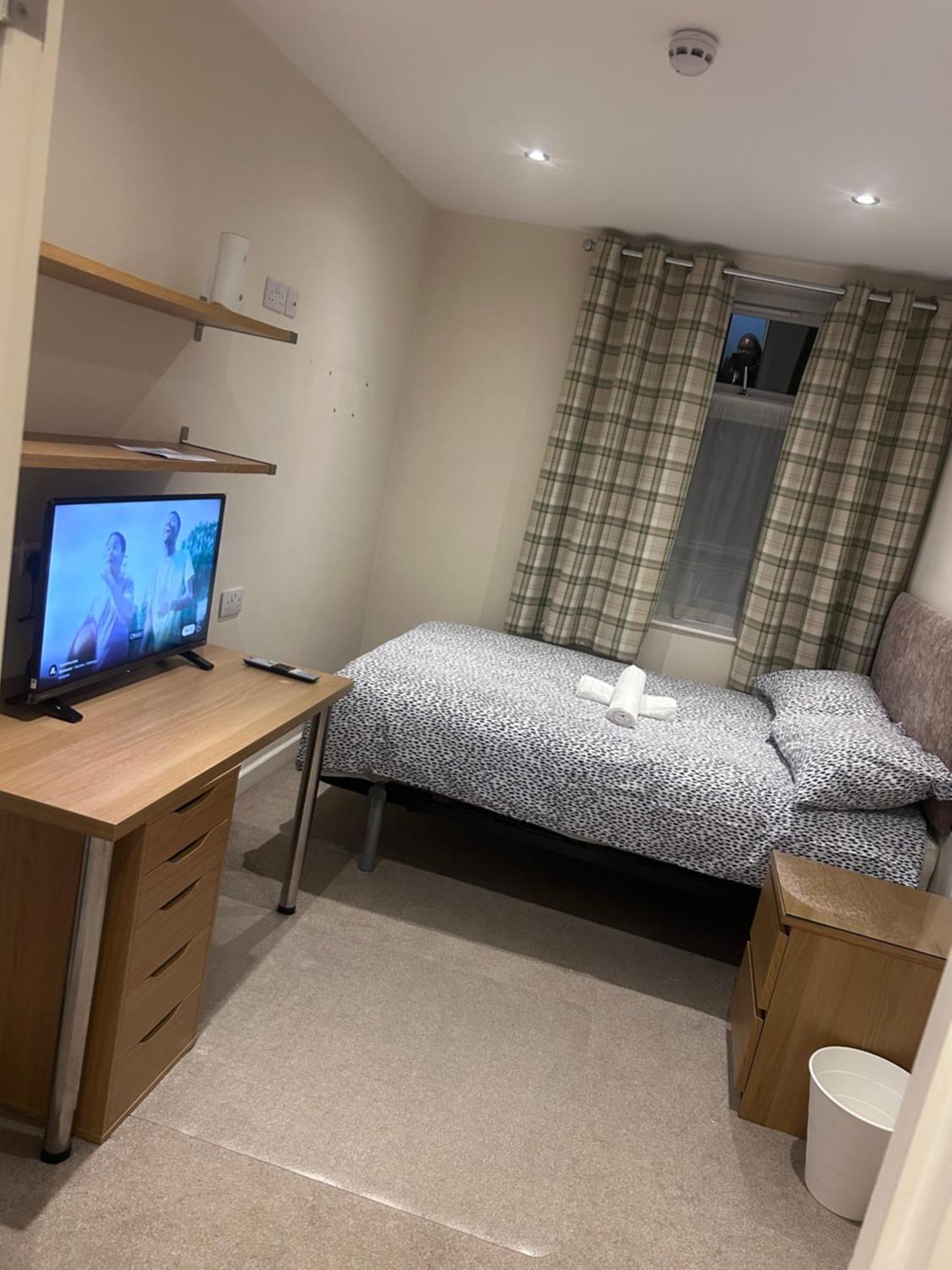 Seaford Guest House Xxx Stoke-on-Trent ภายนอก รูปภาพ