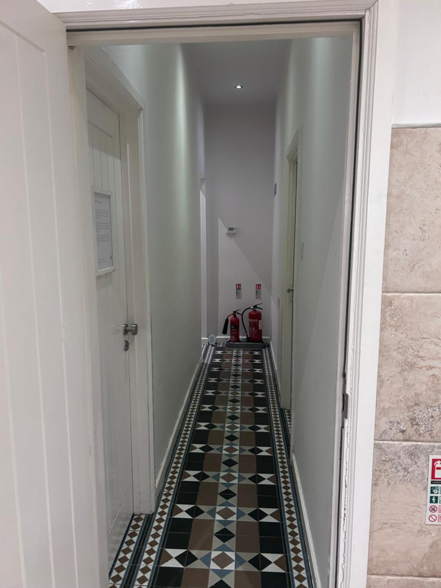 Seaford Guest House Xxx Stoke-on-Trent ภายนอก รูปภาพ